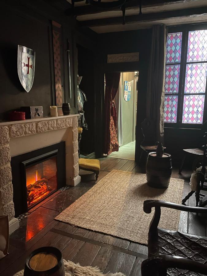 Une Nuit Comme Un Chevalier! Coeur Historique - Hypercentre. Troyes Extérieur photo